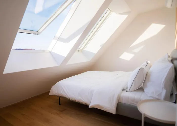 Διαμέρισμα Penthouse With A Terrace Near Schonbrunn Palace *