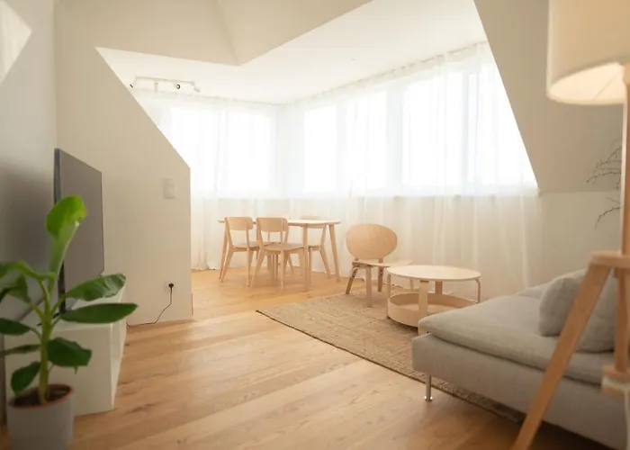 Penthouse With A Terrace Near Schonbrunn Palace Διαμέρισμα *