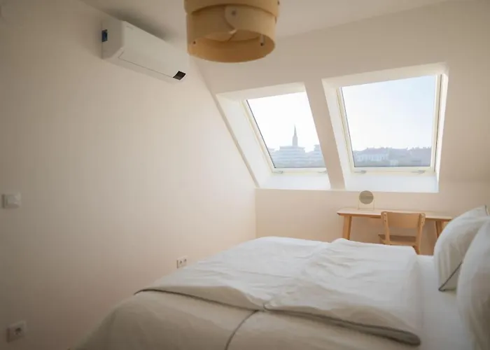 Διαμέρισμα Penthouse With A Terrace Near Schonbrunn Palace
