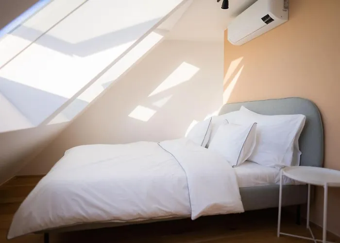 Διαμέρισμα Penthouse With A Terrace Near Schonbrunn Palace *
